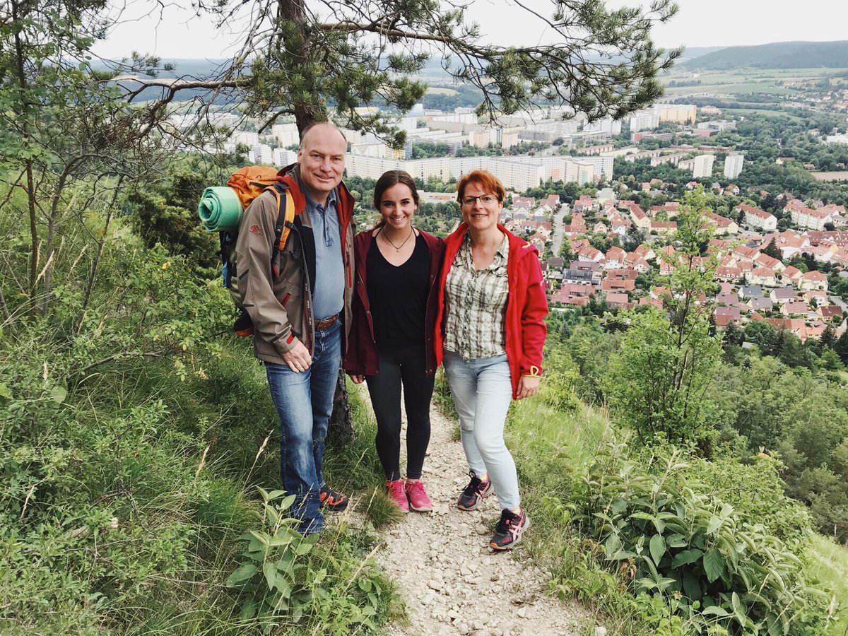 hhuyard01's tweet photo. Hiked up a mountain to eat dinner the other day with my deutsche Familie💛🇩🇪 @PVHS_GAPP https://t.co/tRCUI5SOsk
