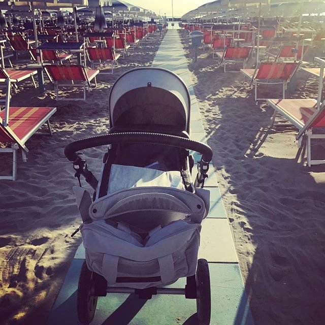 Nidodigrazia's tweet photo. ATTENZIONE JOOLZ IN PASSERELLA😎
Con la capiente borsa di Joolz puoi avere tutto a portata di mano in spiaggia https://t.co/CUfHgB3X5P
#myjoolz #Joolz #joolzday2 #bestdayever #happystrolling #positivedesign https://t.co/YI46sFAnwH