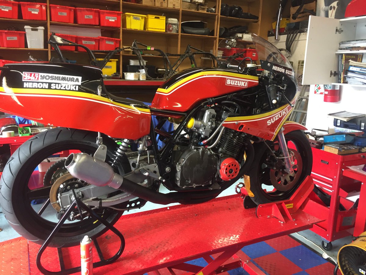 Just thought I would post this image of the 1980 TTF1 World Championship wining Suzuki XR69 powered by Yoshimura.