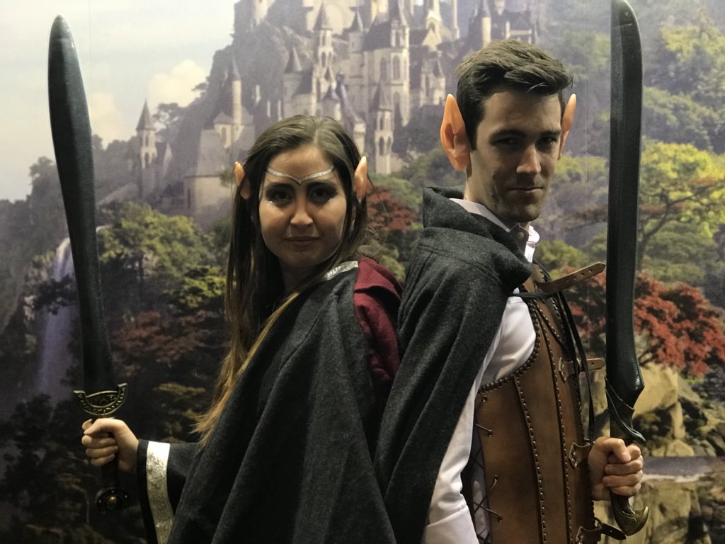 BensLodge's tweet image. When you are taking #SelfieWithElfie to the next level. #HighElfYourself  @Elfishguy @Shadowfax @SupanovaExpo