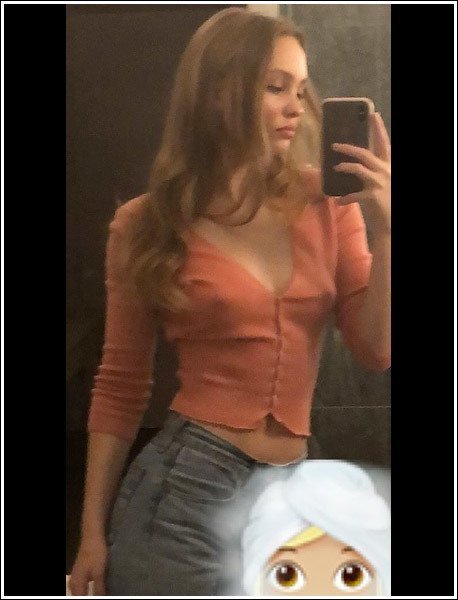 follownews_com's tweet photo. Lily-Rose Depp Gives Us A Naughty Braless Bosom Show #JohnnyDepp #Lily #RoseDepp #Instagram https://t.co/jkIWJEbEny https://t.co/5S34p6RtB9