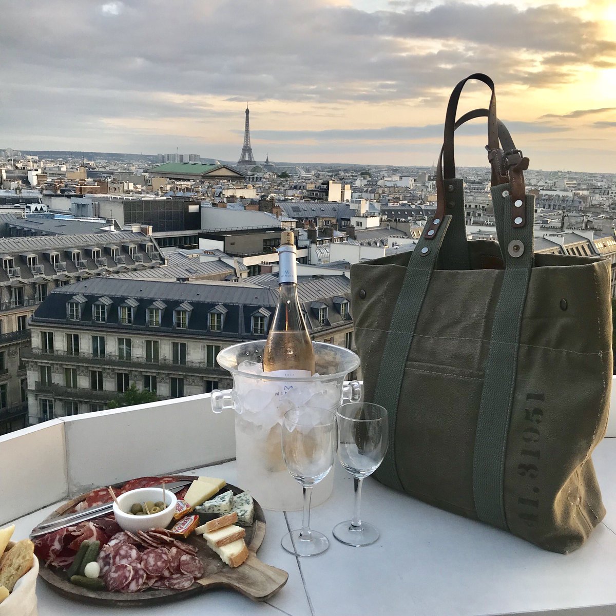 wdbagsnicholas's tweet photo. On revient dans la course, new french Bag #MadeinFrance https://t.co/iXCsesL0wk