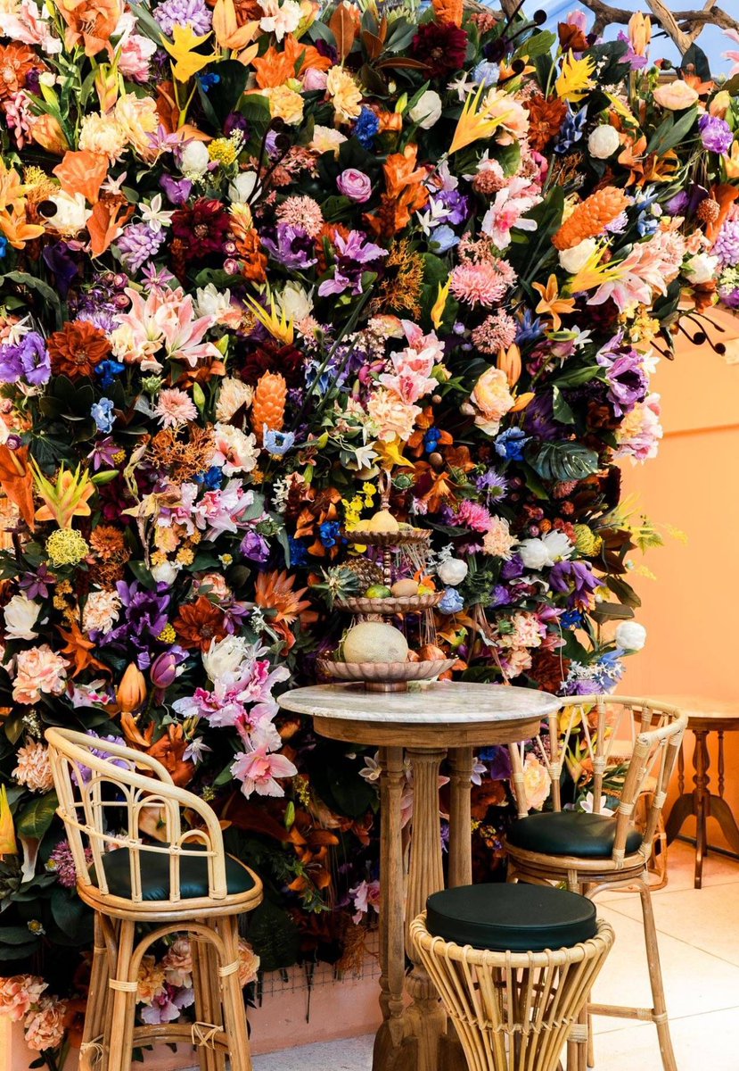 wongnai's tweet photo. คาเฟ่ขนมไทยเปิดกันรัวๆ เลยจ้า 💜💛 ร้านนี้คอนเฟิร์มว่าถ่ายรูปสวยมากกก ถ้วยชามใช้เป็นโลหะสีทองอร่าม ถ่ายมาแล้วดูแพงมาก 555566
📍Thongyoy Cafe' อารีย์สัมพันธ์ 7
.
📸Muk, .book,  deerdear. #วงในพาแดก https://t.co/ETGtDKVQ6u