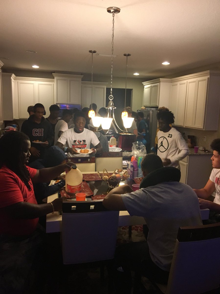 SCK7v7's tweet photo. Pit stop in Jacksonville for some home cooking! Thank you Miss Trena. @SCK7v7 @NFA7v7 https://t.co/tCDxLF4vub
