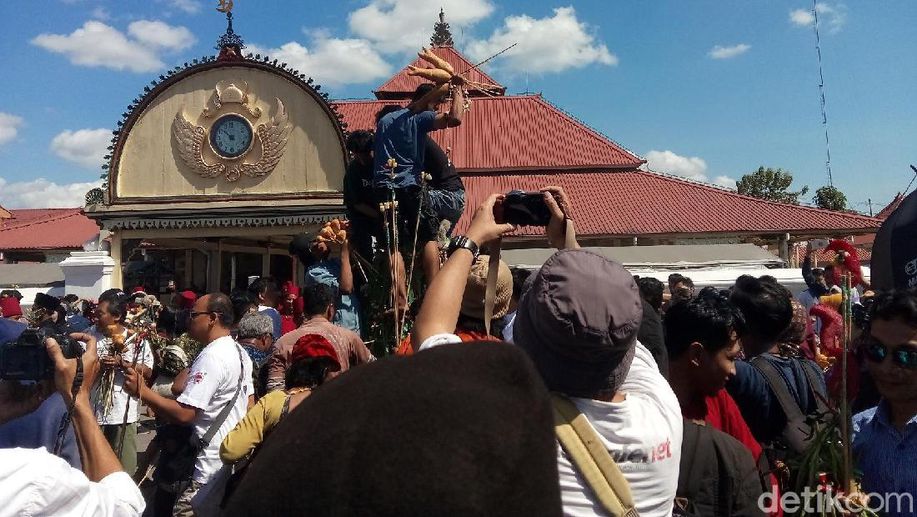 Meriahnya Rayahan Gunungan Syawal Keraton Yogyakarta detik.id/6OLtPw