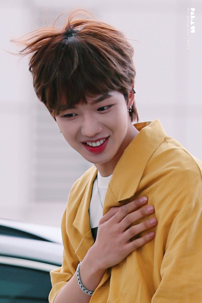 180615 인천공항 출국 #MXM #임영민 #영민 #YOUNGMIN
바람에 머리카락 흩날리는 💛병아리 영미니💛