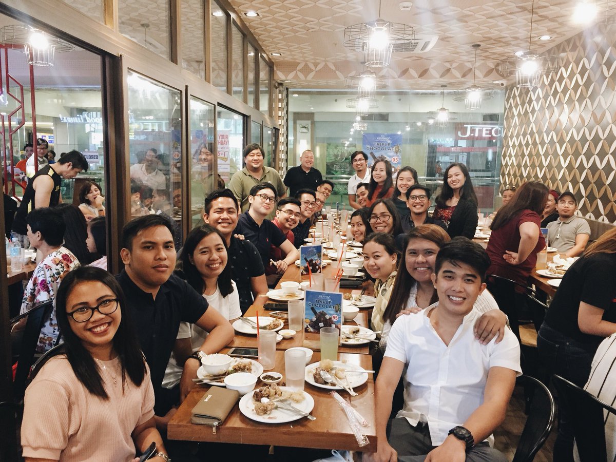 lancedevanadera's tweet photo. Monde Nissin Corporation Visayas Sales Team! β€οΈπ§‘π #FaMEALy https://t.co/RpjgfJB58K