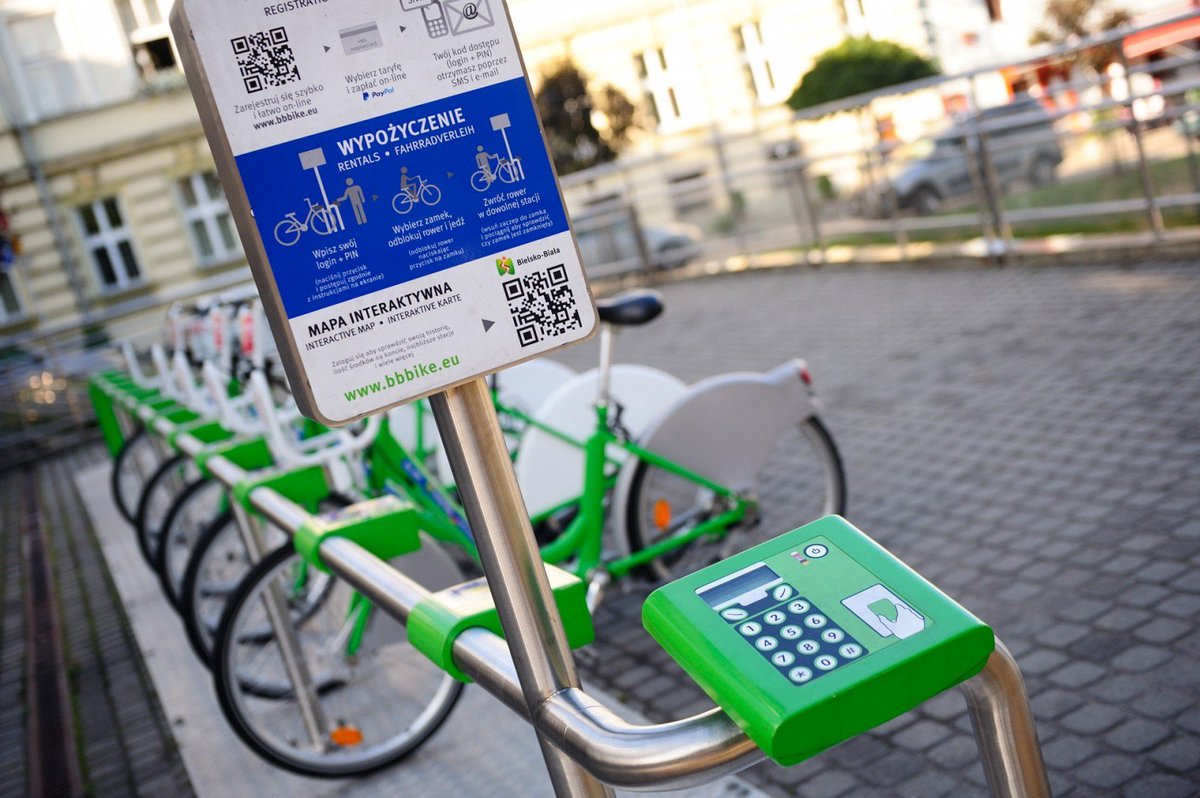bielsko_info's tweet photo. Dwie firmy są zainteresowane zorganizowaniem i obsługą sieci wypożyczalni rowerów miejskich. Okazuje się, że to te same spółki, które startowały do przetargu na początku 2018 roku. Szczegóły: https://t.co/OY1jFLNQ4Z #bielskobiała #bielsko #rowermiejski #bbbike #przetarg https://t.co/9jZxYYMKmo