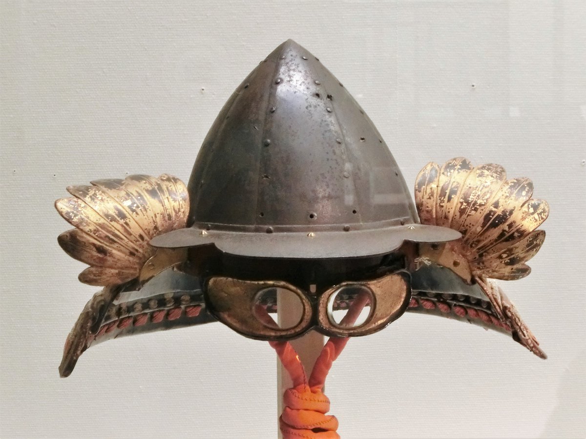 今回展示されている変わり兜の中で、個人的なお気に入りがこのメガネ