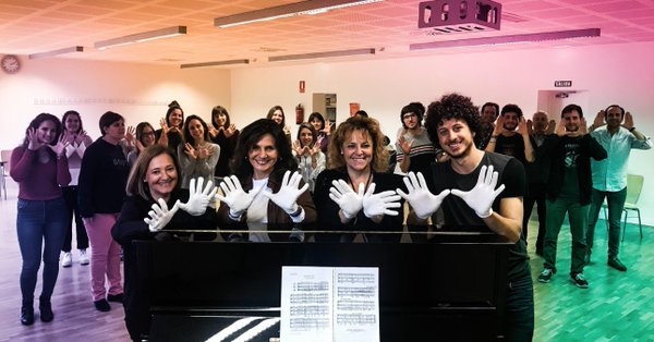 ouad_unizar's tweet photo. Ayer en las jornadas @innovaestic de la @UA_Universidad, Borja presento la comunicación: El coro como espacio inclusivo en la Universidad de Zaragoza. Otro éxito más del @CoroCantatutti de la @unizar
@ouad_unizar #inclusion #universidadydiscapacidad https://t.co/4xOGLQmYJC