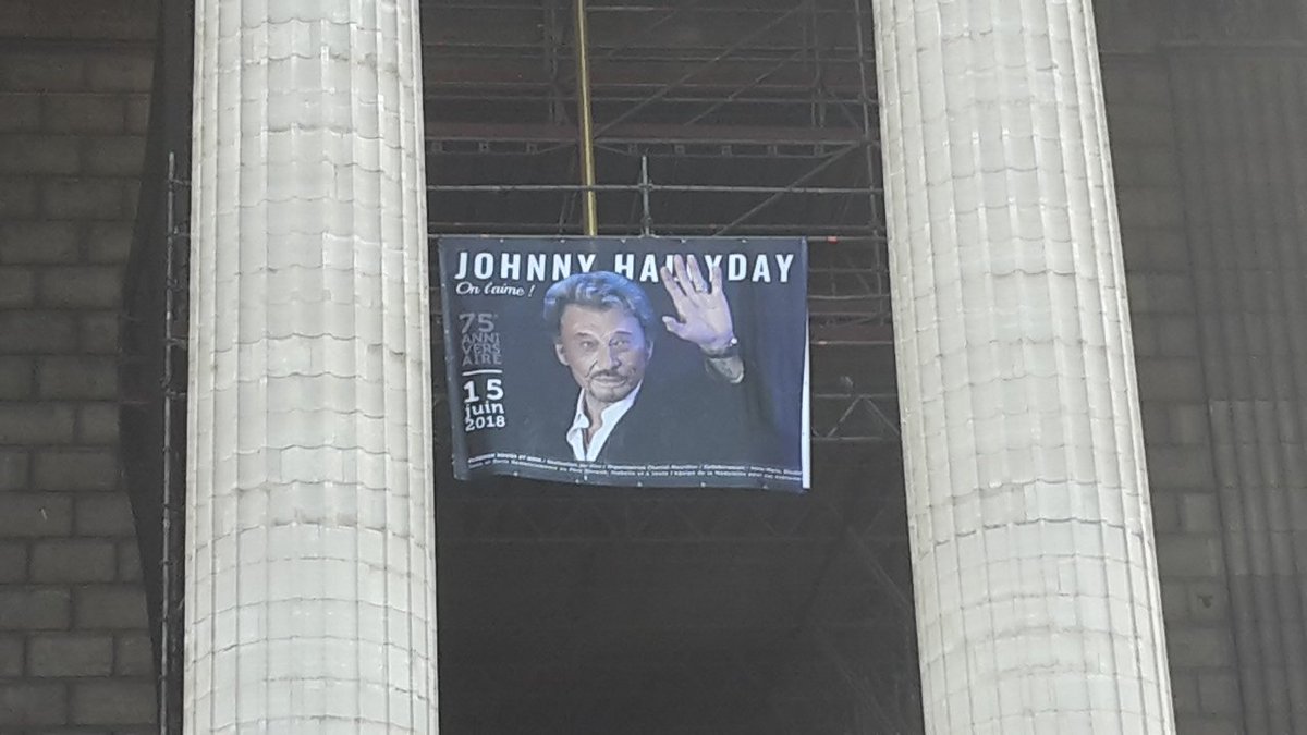 RicoSeg1's tweet photo. Happpy Birthday Johnny... on t'aime ❤  #JohnnyHallyday #LaMadelaine @hallyday_johnny @LHallyday @TributeToJohnny @JohnnySjh https://t.co/JGnzaapKSQ