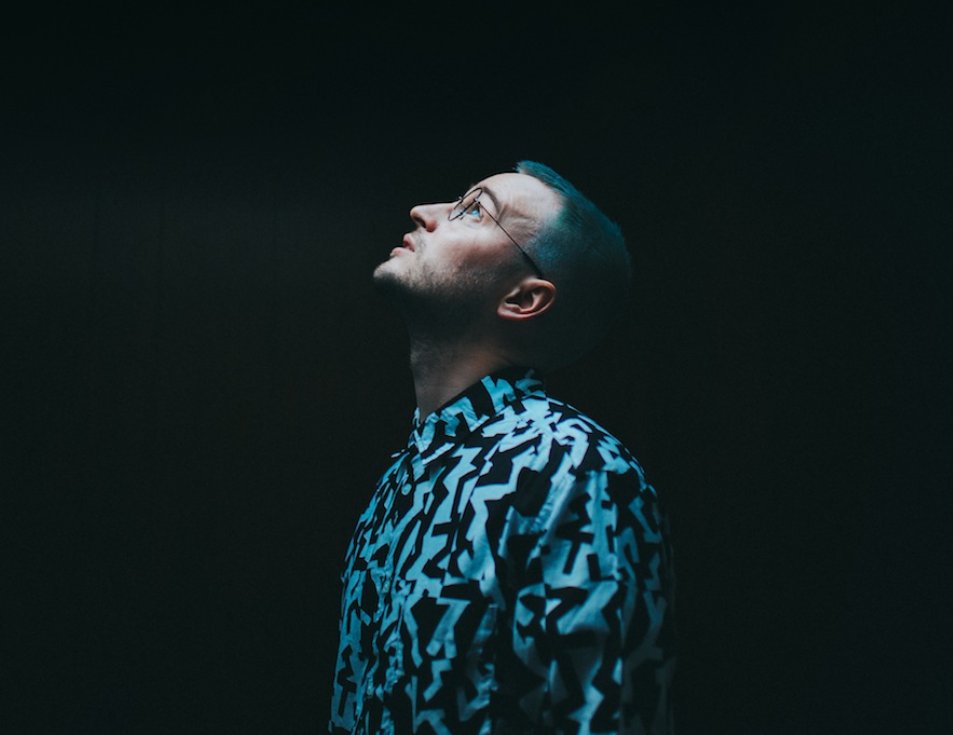 GlitBallSuicide's tweet photo. #AsItTears #RyanVail @ryan_vail #DistortedShadows https://t.co/lrf5VoBc3C https://t.co/SxzmY70GNH