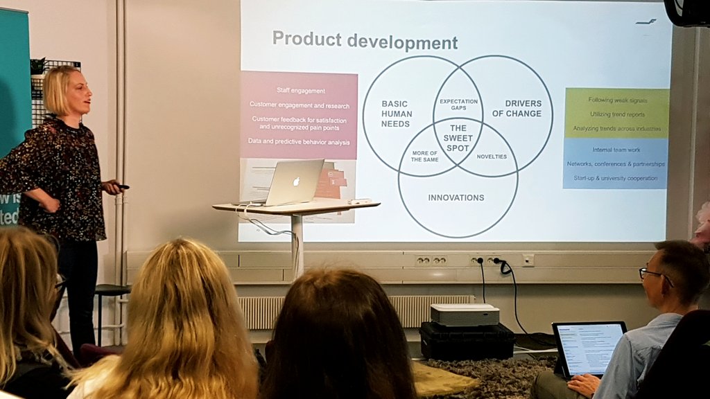 Cara Lundqvist from <a href="/FinnairSuomi/">Finnair</a> talking about the holistic approach to service development - huge amount of stakeholders, projects, channels and the like! #digitalist #cx