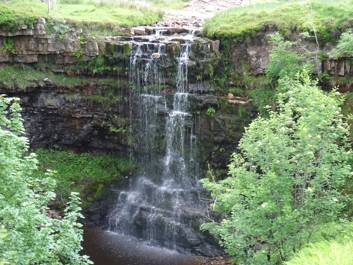 VisitUpperEden's tweet photo. How about a trip to beautiful #hellgillforce #hellgill #waterfall #mallerstang if you have that #FridayFeeling and carry on for a #walk up to the #watercut #sculpture on the #ladyanneway #365DaysWild #30DaysWild #Cumbria #yorkshiredales #westmorlanddales @visiteden https://t.co/DKbmhqOsye
