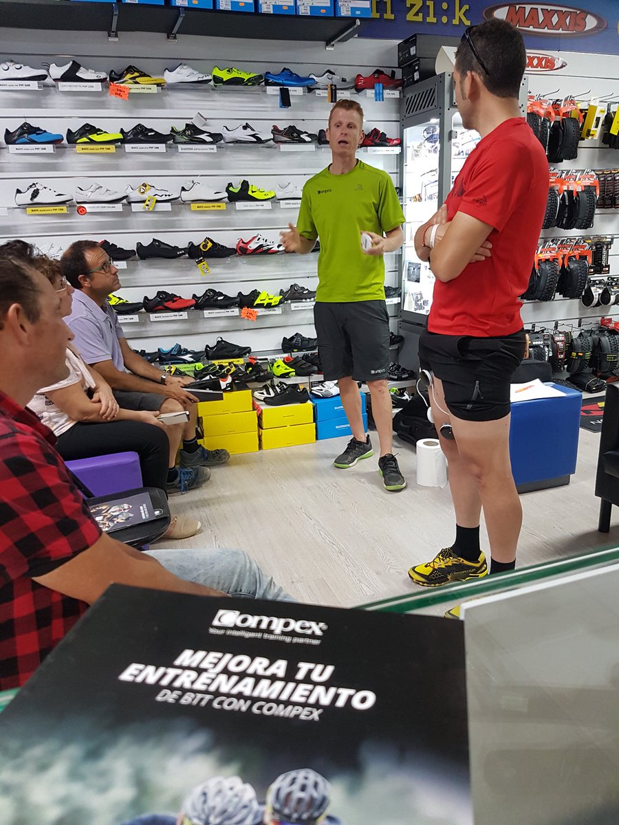 Salva_Compex's tweet photo. Gracias a tod@s l@s asistentes a nuestro Compex Clínic de ayer en Big Bikes Carlet! Y gracias Eva por abrirnos la puerta de vuestra casa! #CompexTraining https://t.co/BSnonQni2m