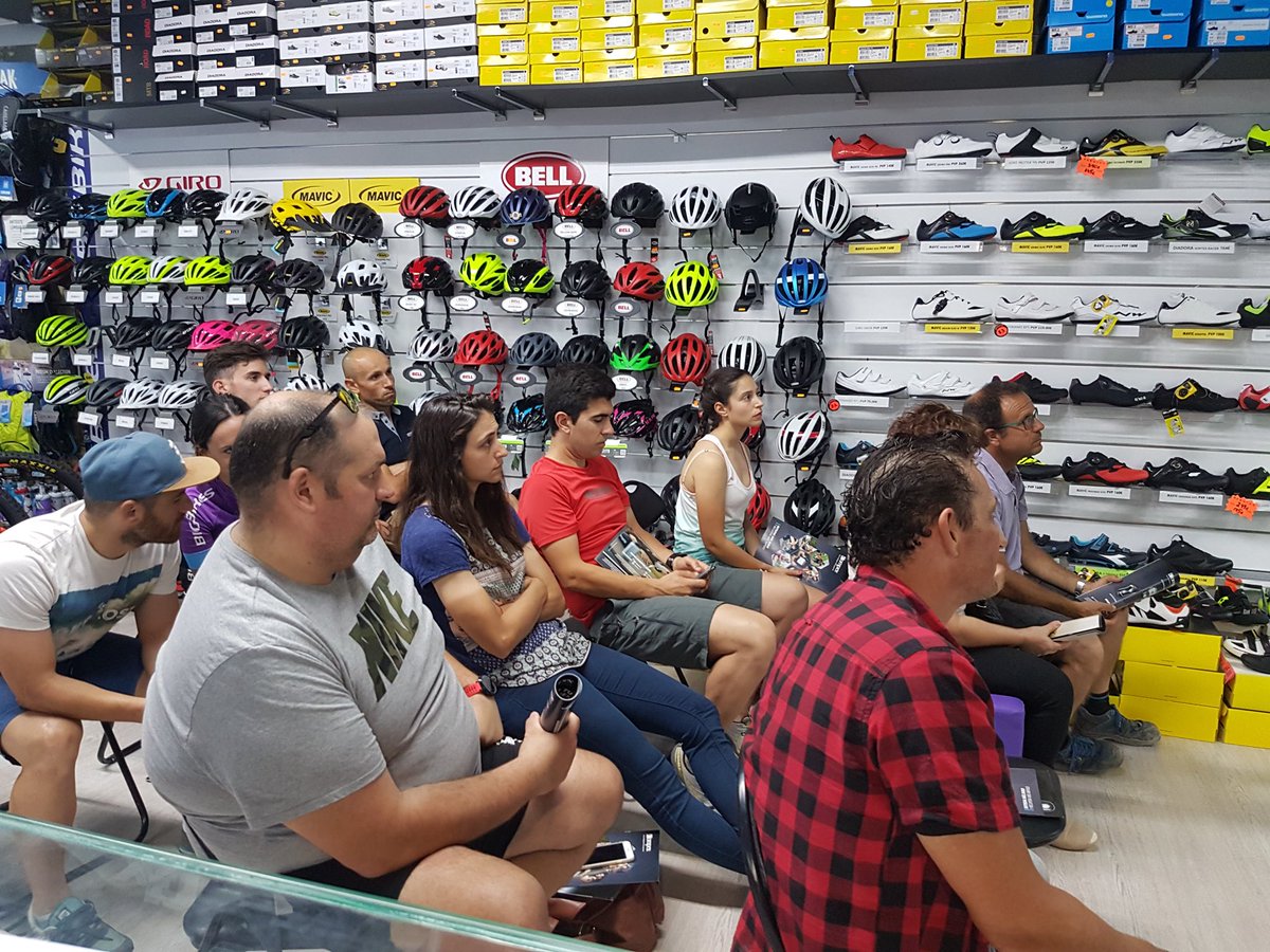 Salva_Compex's tweet photo. Gracias a tod@s l@s asistentes a nuestro Compex Clínic de ayer en Big Bikes Carlet! Y gracias Eva por abrirnos la puerta de vuestra casa! #CompexTraining https://t.co/BSnonQni2m