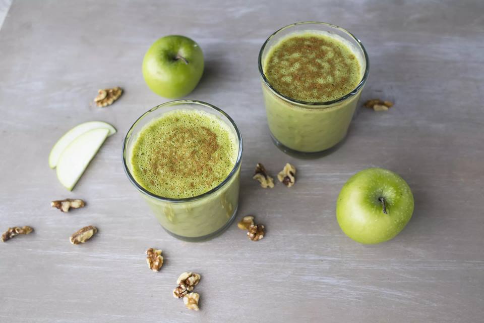 NutribulletFR's tweet photo. "An apple a day keep the doctor away"...alors il est urgent d'essayer cette super recette à base de pomme!
 INGRÉDIENTS : 
 - 1 tasse d'épinard
 - 1/2 avocat
 - 1 pomme
 - 1/2 cuillère à café de cannelle
 - lait d'amande
#recette #healthy #nutribullet
https://t.co/87QWdUcttH https://t.co/3uEdeMjMcH