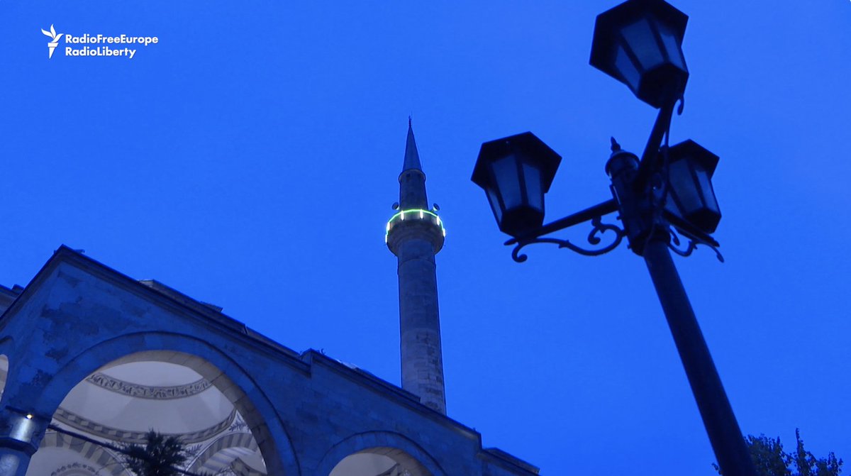 KOSOVO: Prayers held to mark the end of Ramadan in Pristina (Video) evnsocialnewswire.slack.com/files/U441ZF1U…