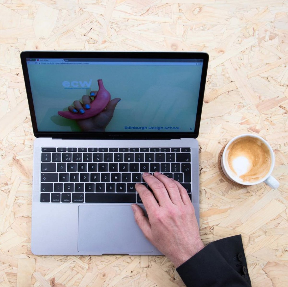 Our resident hand model, Alex from <a href="/edsincredibles/">designincredibles</a> showing off the desk space. If you’re looking for a space to work come down and check us out! #coworking #hotdesking #studio #studiohire #creativespace #edinburgh #londonroad #b12 #design #freelance #freelancing