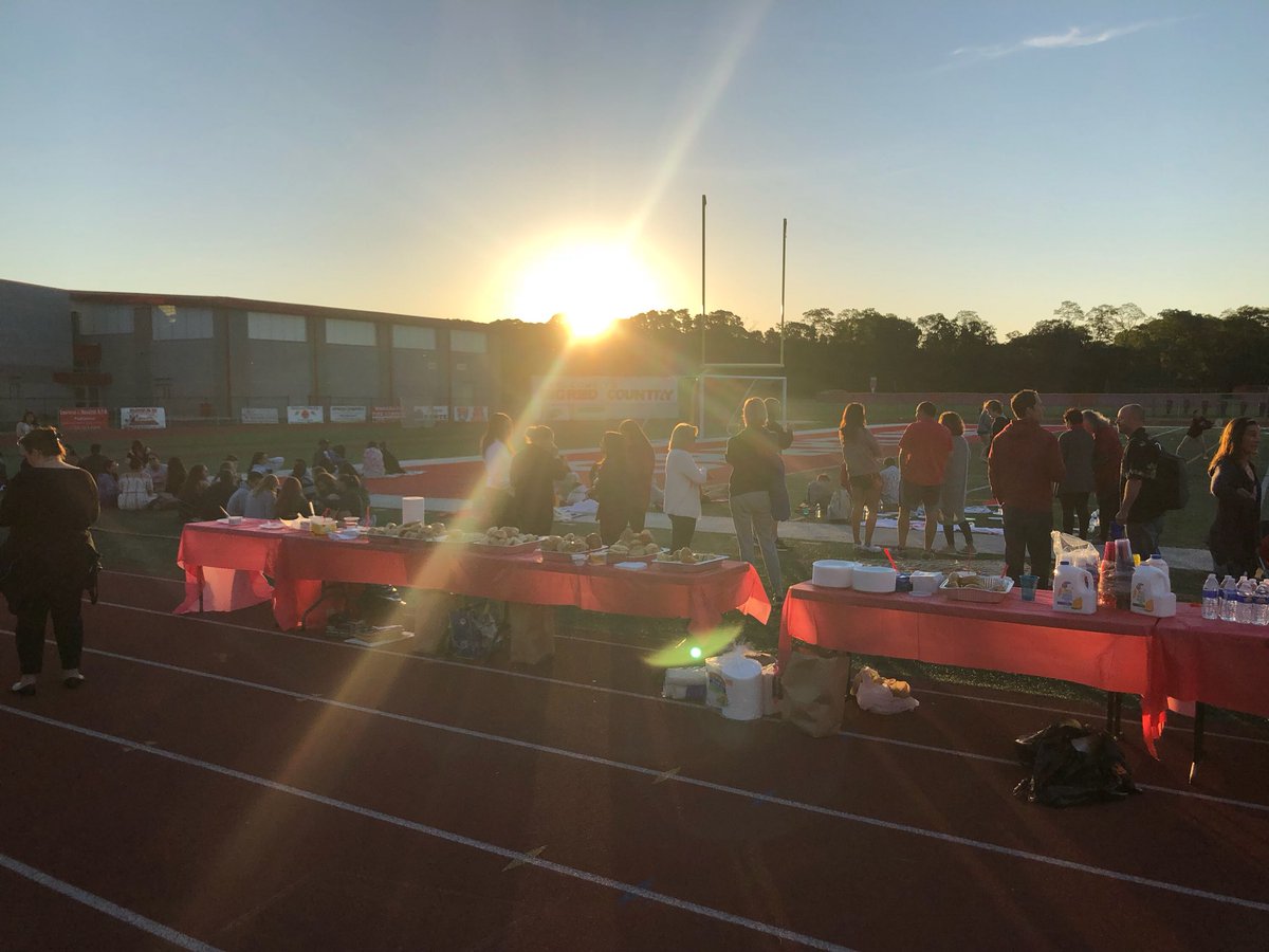 OTmrshanna's tweet image. As an alumnus of OTHS &amp;amp; Class of 2018 Advisor today was incredible! Witnessing the dawn of the day on my home field reminds me how fortunate I am to be an Ocean girl &amp;amp; a Spartan. I feel energized &amp;amp; emotional @jimstefank @MsKWeldon @MrsDKaszuba #goodmorningSpartans