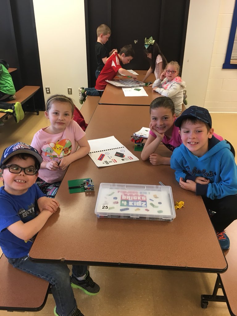StBernardsElem's tweet photo. Building their way to understanding Simple Machines, Grade 1/2 students are using bricks for kids to help in some STEM activities. @NLESDCA https://t.co/NJUwXaeyGP