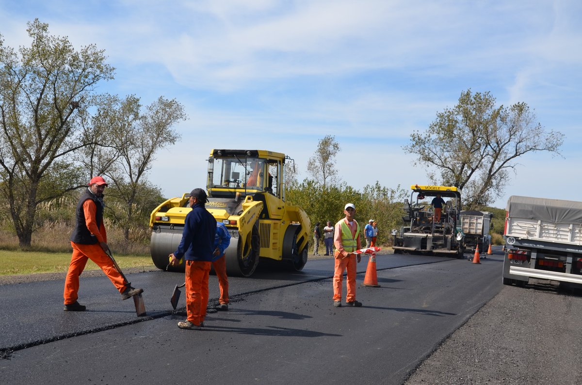 ElConstructorAR's tweet photo. Llaman a #licitaciónpública #internacional para #repavimentar la #RP41 por casi $1.897 millones
@VialidadBA
https://t.co/bGLlBb0rYT https://t.co/qzX4j1YZip