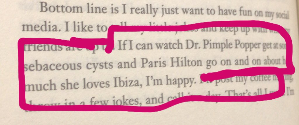 LRocketto's tweet image. I’ve never felt so understood by a celeb, let alone @unfoRETTAble! #pimplepoppers #readherbook