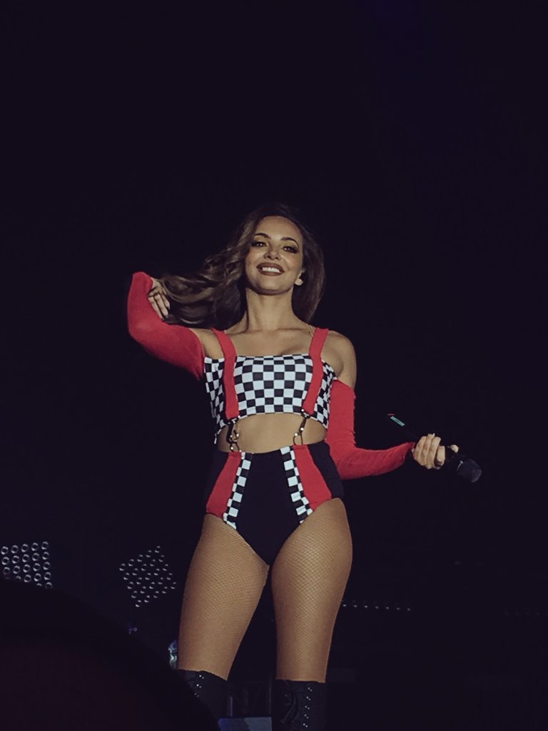 emmarosenjh's tweet photo. some of my favourite concert pictures ive taken💖💖 https://t.co/S2Cl6uvGg3