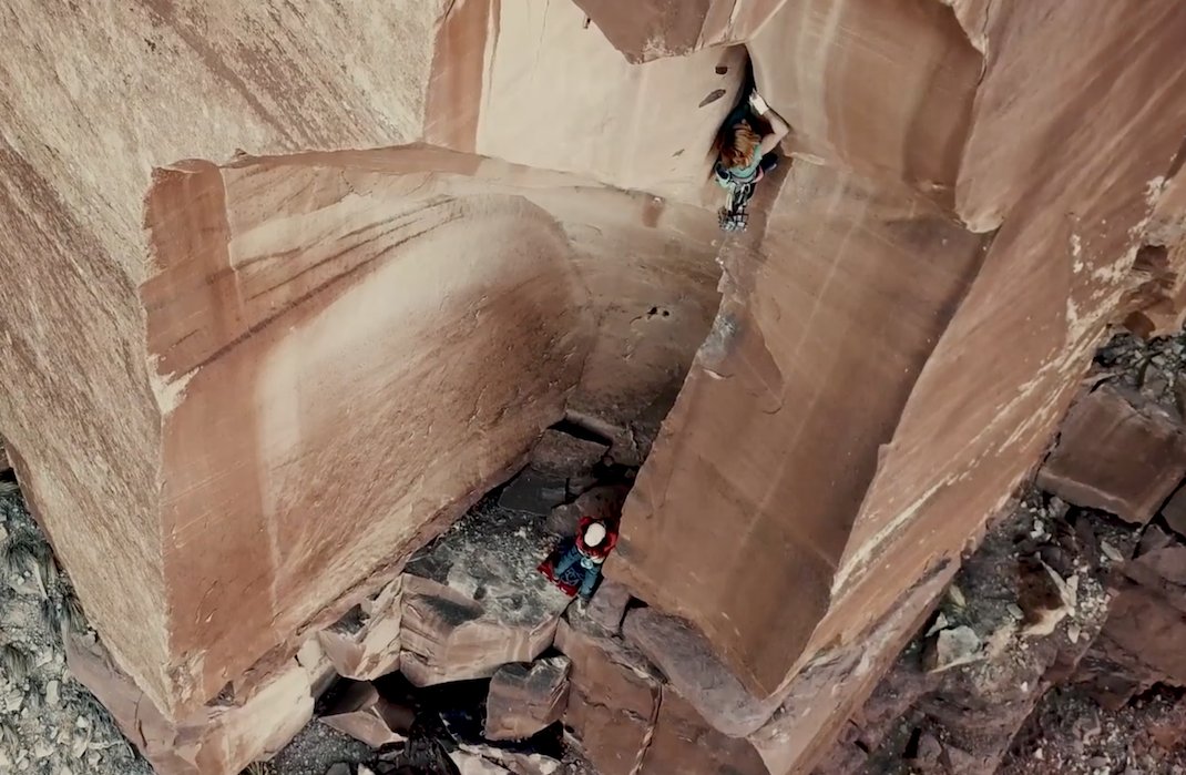 SikedClimbing's tweet photo. In onze Video of the Week wurmt badass Pamela Shanti Pack zich in de lastigste posities. De zes andere video's zijn trouwens ook best leuk.
https://t.co/iuGDXqasvB https://t.co/Au6LjuNy7H