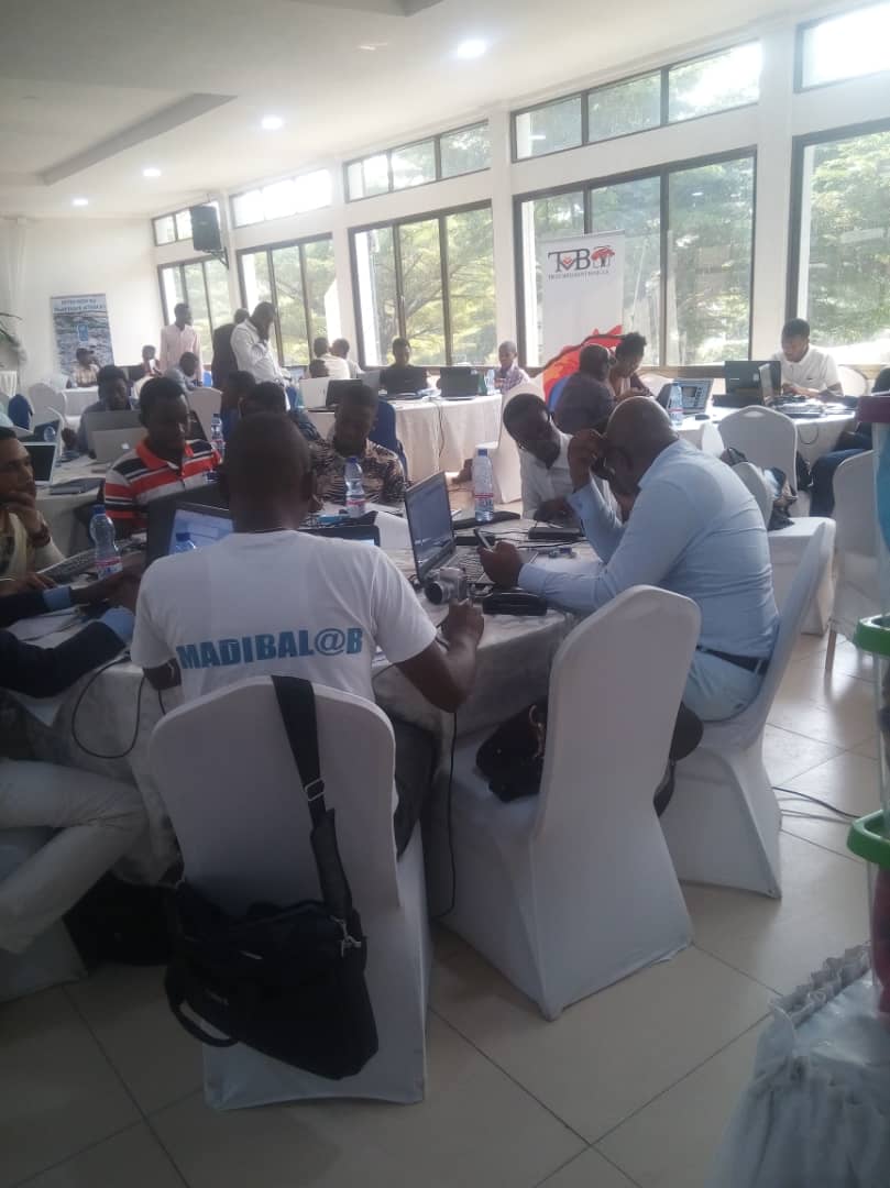 TMB_CD's tweet photo. 1/2 La semaine dernière, la TMB soutenait le Hackathon #hackWasteKin, organisé dans le cadre de la journée mondiale de l' #environnement à #Kinshasa #RDC #Congo https://t.co/xzatYcVxZY