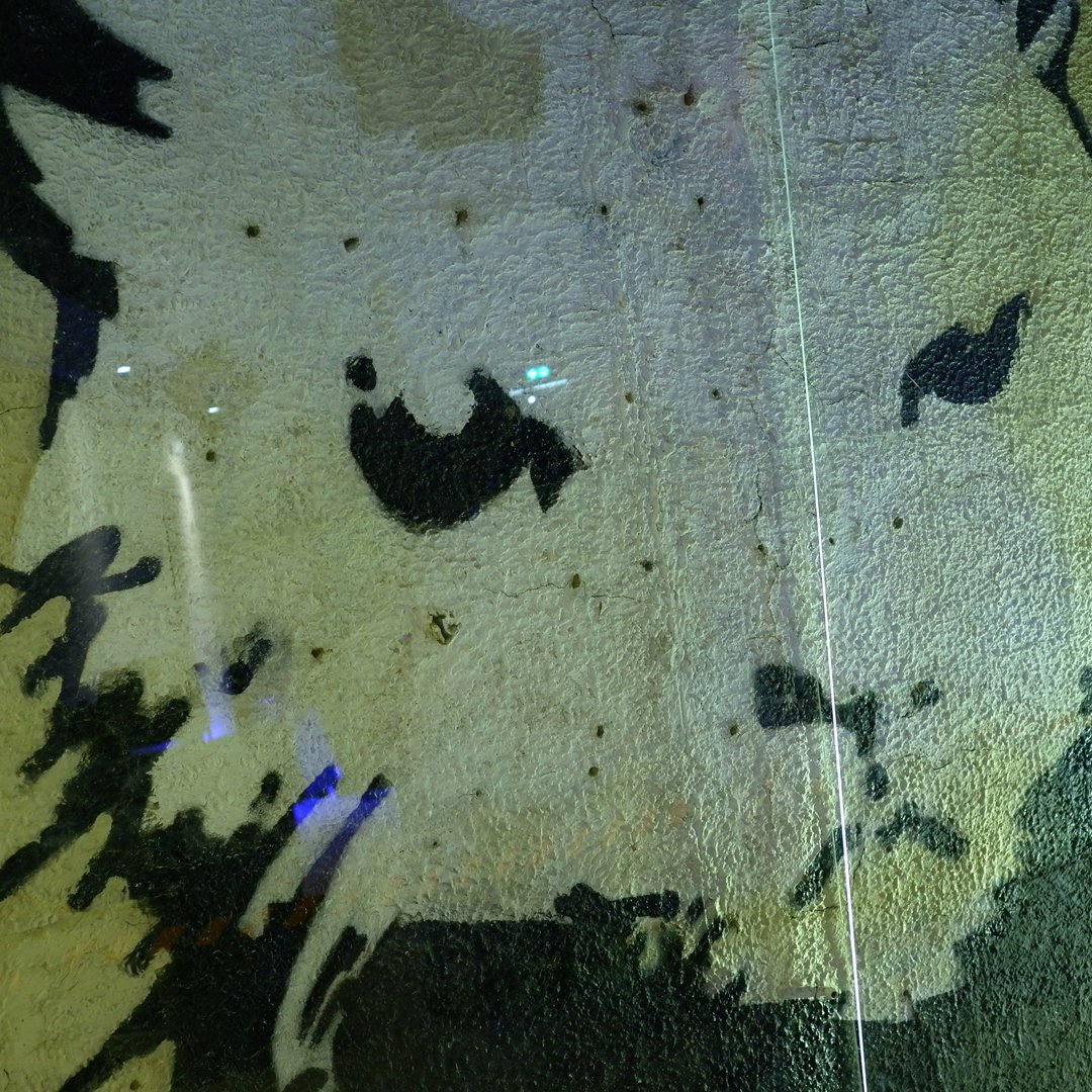 EandTmagazine's tweet photo. E&T went to the preview of the @26leakestreet Rat Bar Speakeasy, a summer pop-up bar in Waterloo's railway tunnels, to enjoy delicious cocktails, the artistic ambience and this reclaimed 'Giant Rat' #Banksy original #graffiti @shoutaboutlondon #ratbar26 Check it out this weekend. https://t.co/CAhyYxF2Rt