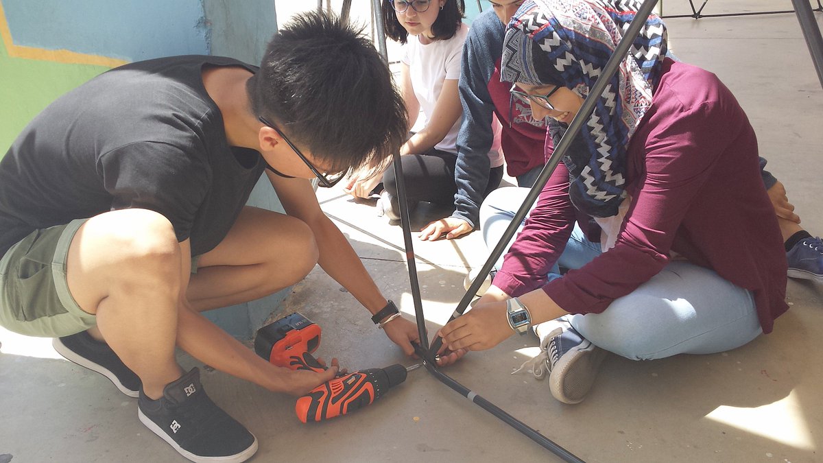rnolla1's tweet photo. Final del muntatge de la cúpula icosaèdrica de freqüència 4
4eso @ponsdicart #projecterecerca https://t.co/RbzsYLGxqy