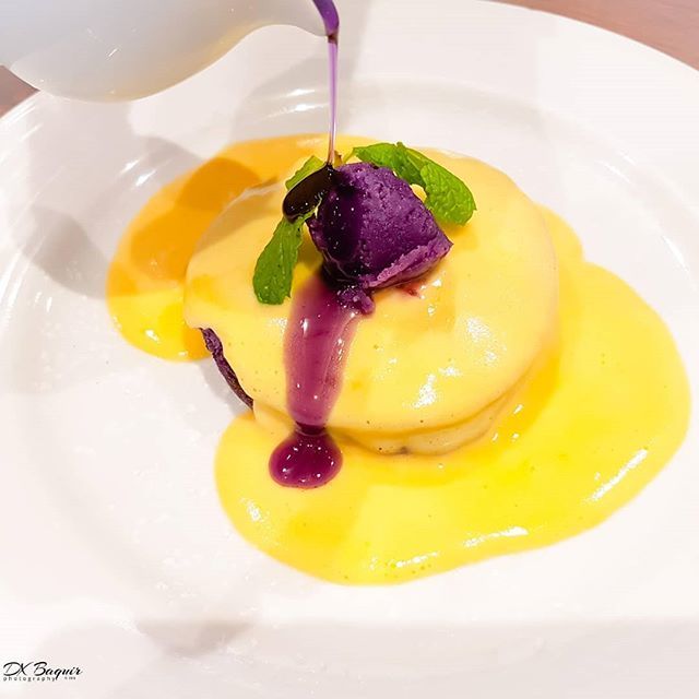 v0rtex07's tweet photo. UBE CHEESE PANCAKE
from Pancake House
@pancakehouseph
.
.
.
#pancakes #ube #cheese #cheesy #purpleyum #syrup #pancakehouse #pancakehouseph #l4l #dexploration #dexplorer #yummy #floppy #foodculture #foodphotography #foodielife #foodiesofinstagram #foodieg… https://t.co/KkQo2OTWLw https://t.co/e34cBVL6io