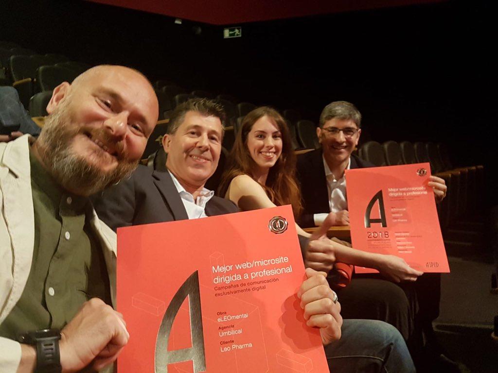 LEOPharmaEs's tweet photo. Ayer nuestro equipo recogió los #PremiosAspid2018 de Publicidad Iberoamericana de Salud y Farmacia, por la nueva web formativa "eLEOmental", ambientada por Sherlock Holmes. Enhorabuena a @annacromatica @marctapies @moleroferran @a_lrueda y #Umbilical #eLEOmental https://t.co/PQxRLruSBo