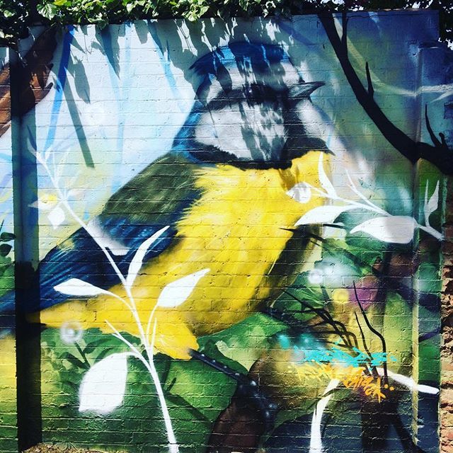 Detail of stunning hyper-real ten-foot high birds by <a href="/aspireartwork/">aspire artwork</a> in #Brockley #London #Streetart #art #steeetarteverywhere