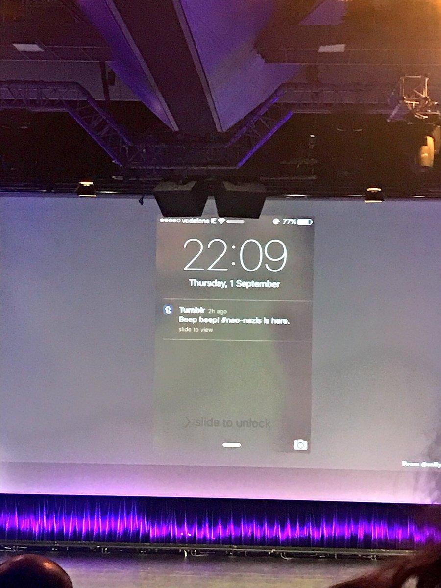 Maud_YHM's tweet photo. Sara, une speaker au top 👌 #UXdays18 #flupa https://t.co/qihpjSf2Am