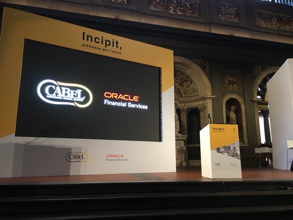 AZIENDABANCA's tweet image. Pronti e decisamente in prima fila per #Incipit: la piattaforma di core banking #flexcube di Oracle, localizzata per l’Italia insieme a Cabel. Dal 7 maggio la sta usando @InvestBanca. Gremito il Salone dei Cinquecento