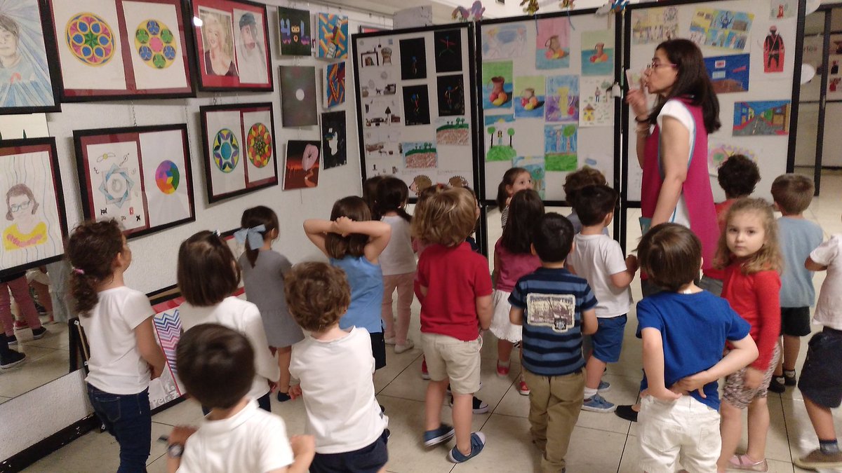 colegiochamberi's tweet photo. Los alumnos de primero de #infantil visitan la exposición del seminario de #artes #programadeartes https://t.co/UclFcZbAIA