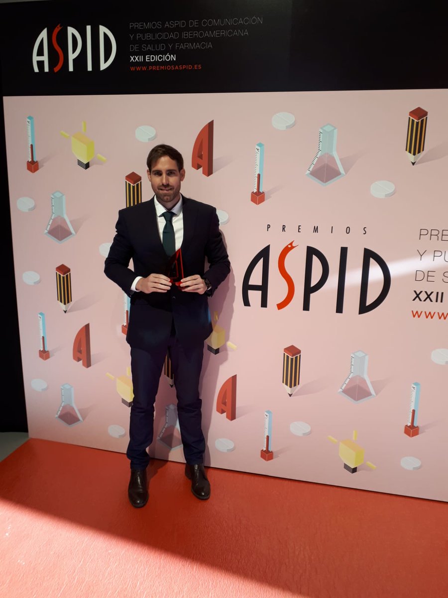 Kernpharma's tweet photo. Ayer @premiosaspid nos premió con el Aspid de Oro por nuestra campaña "Al dolor, ni agua" de #Ibudol en los #premiosaspid2018. Una gran recompensa al trabajo bien hecho. Si quieres saber más sobre la campaña y el producto, lee aquí👉 https://t.co/D40jCebzh3 https://t.co/7xTIbUOquV