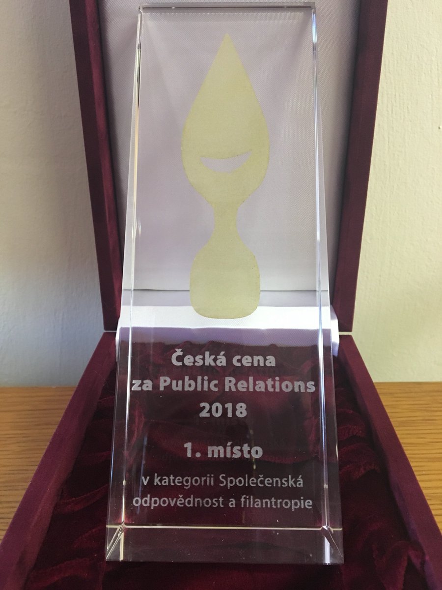 DomovSueRyder's tweet photo. Máme velkou radost - včera večer jsme vyhráli 1. místo v Česká cena za public relations a to v kategorii Společenská odpovědnost a filantropie. Díky za nominaci PRAM Consulting a především díky celému týmu fundraisingu, protože právě jejich kampaň Garáž Sue Ryder cenu získala. https://t.co/ZFkLIAgdZU