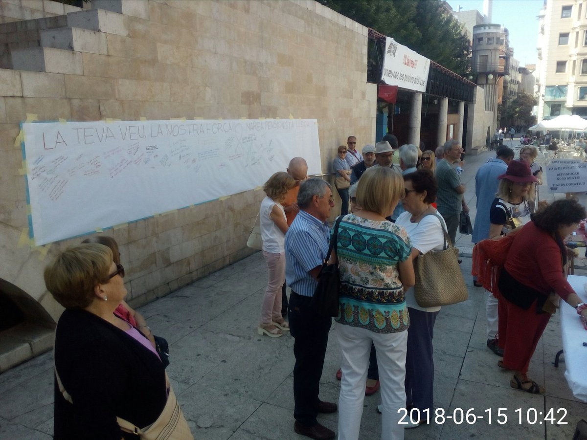 MareaMpll's tweet photo. Hola...!!!
No estamos tod@s l@s que somos...
Pero somos los que estamos...
Fuerza he ilusión para seguir tirando del carro de la dignidad para todas las personas pensionadas... https://t.co/QigsEyuCPO