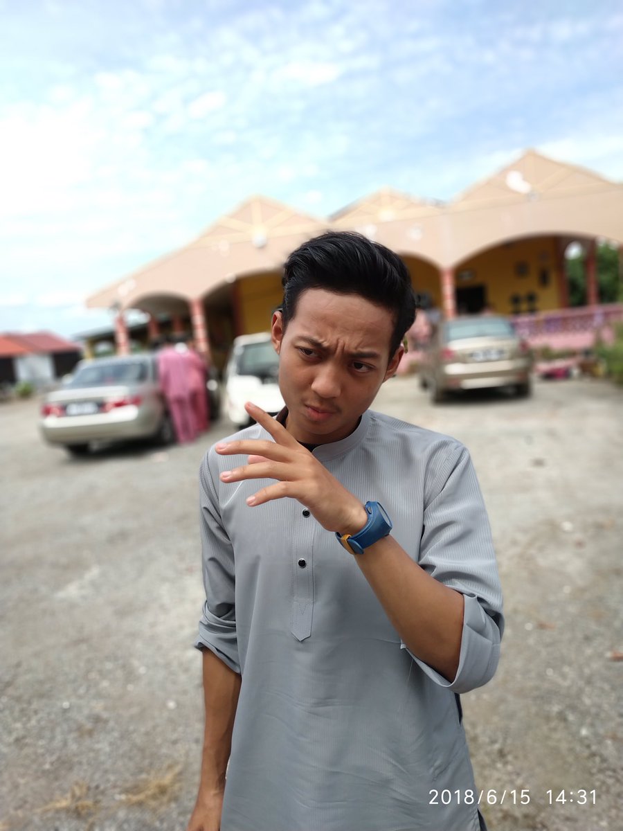 Mirasy_BeaR's tweet photo. Walaupun raya tahun ni abg single lagi..
tapi itu x bermakna..
yg abg x boleh pasang 2..
Hukhukhuk
.
.
#selangorPerakDihati
#mogaterbukaHatiDia
#SelamatHariRayaAidilFitri
#MaafZahirBatin
#Throwbacklegend https://t.co/8zuvGKm2BT