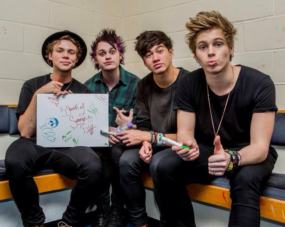 IsaacM_T's tweet photo. #YOUNGBLOOD = Sonically sexy stuff!
Great to hear how these @5SOS boys (or rather, men now) are developing &amp; maturing musically. 
Can’t believe it’s been 4 years since @Pop_Scoop chatted with them!
https://t.co/YF0iwJBmQm https://t.co/Gvgh5pRiyT