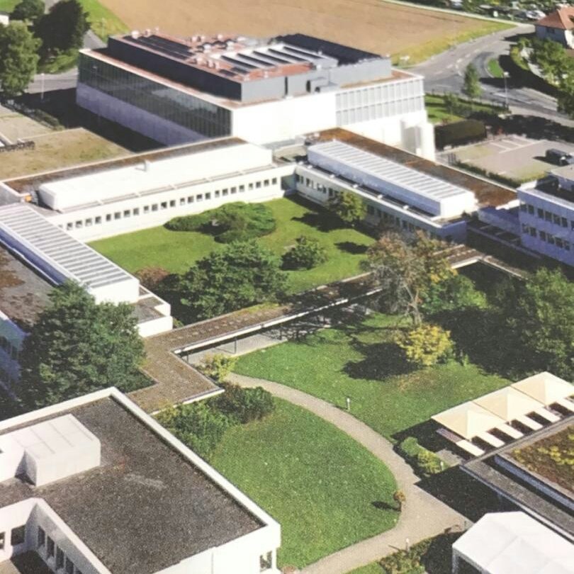 AlainVoiment's tweet photo. En visite à Zurich avec une délégation française sur le thème du #quantum @IBMResearch ThinkLAB #IBMQ, l'occasion de conforter la vision de @SocieteGenerale de cette #technologie dans les prochaines années #quantumcomputing #EmergingTech #innovation @SG_InsideIT https://t.co/a6M60cVgvt