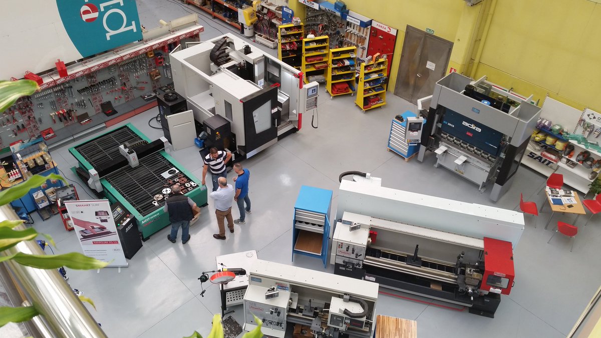 pilsessl's tweet image. Centro de mecanizado 5 ejes #microcut, plegadora eléctrica #Adira, pantografo CNC #Arien Aricut, tornos #Pinacho y mucho más en nuestra exposición en Porriño. Visítanos.