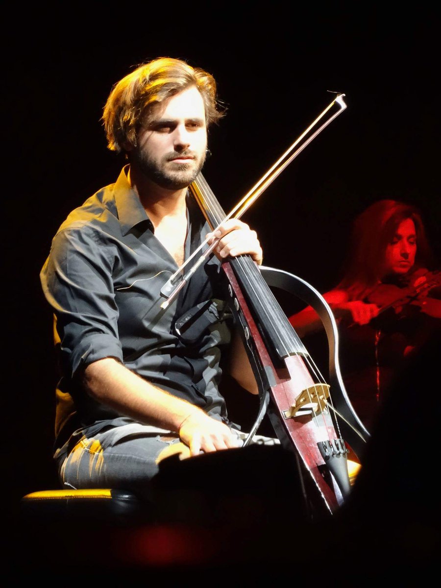 ele_truyol's tweet photo. Happy birthday @hausercello!!! All the best for you!!!! 🎉🍾❤️🎻🎶 #brasil2015 #chile2016 #usa2017 #2cellos #hauser https://t.co/iUyk9kTUTk