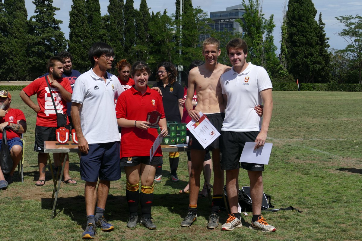 ceurugby's tweet photo. Día del Club categoria SUB16:
🏆-Mejor Progresión: Alvaro D.
🏆-Mayor Compromiso: Sofia P & Panxo B.
#ceurugby #BeCEU #familiaCEU #rugbybarcelona #rugbycat https://t.co/b6KGrCAzZC