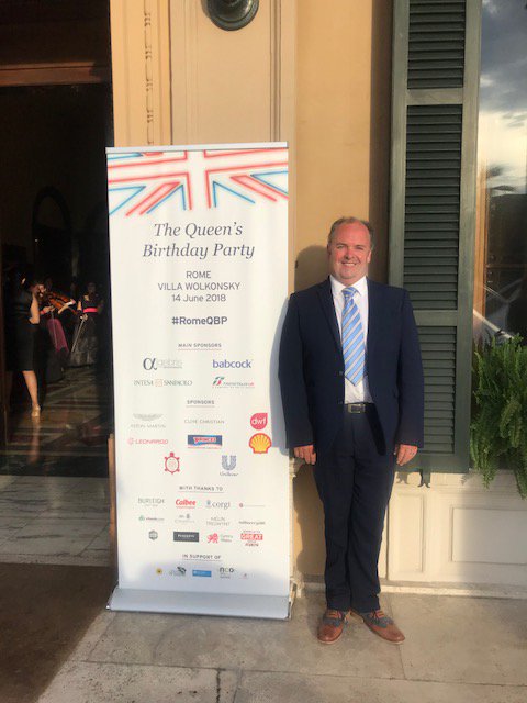 WorldofESF's tweet photo. We've just shared pictures from the Queen's Birthday Party yesterday, where we had the opportunity to showcase our #Stellar Solar Smart Bench! Take a look at the pictures over on our Facebook page here: https://t.co/qm9OY2ePSg #WorldOfESF #StellarSolarSmartBench https://t.co/udHDiER7Mu
