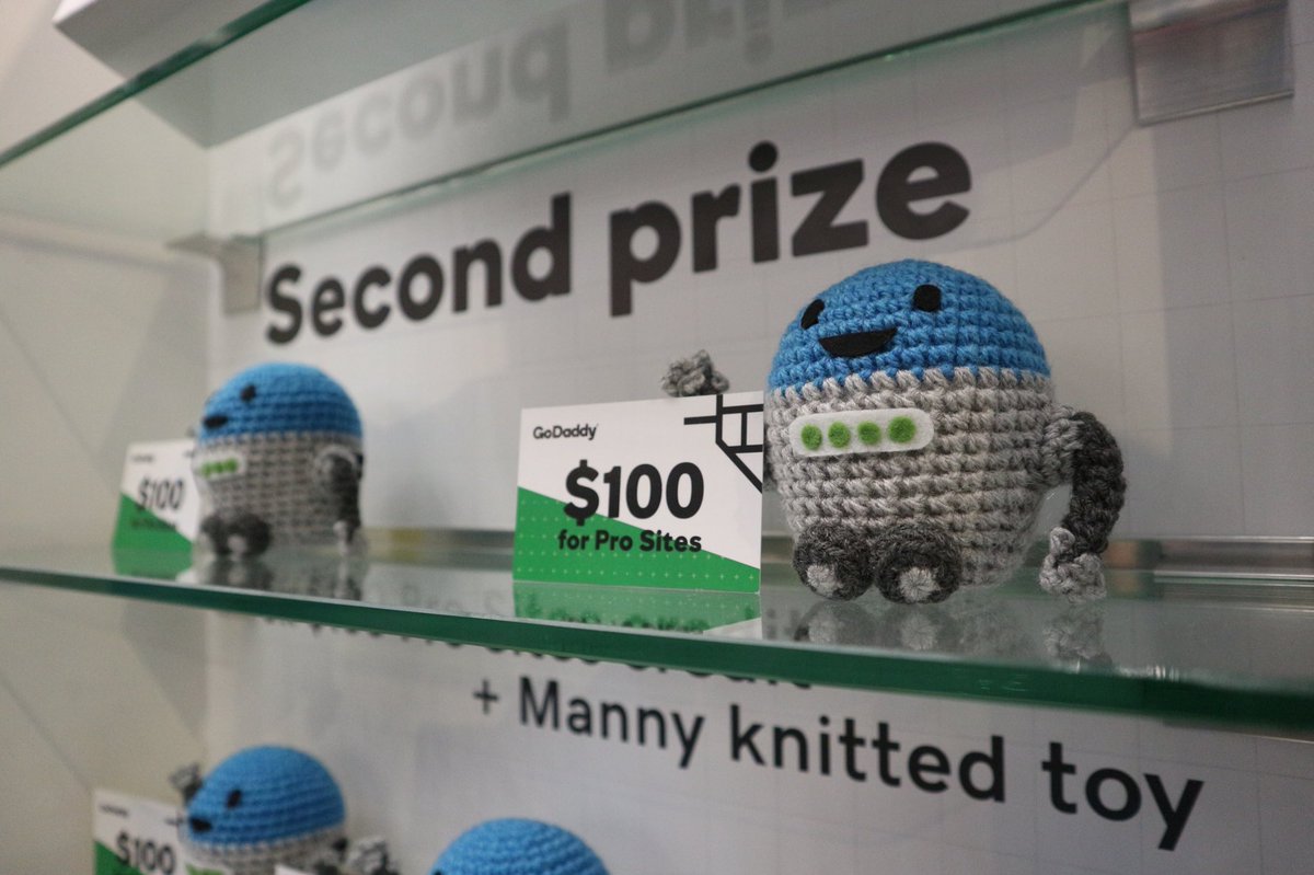 manny's tweet photo. Second prize? That’s unfair! Tell me, what’s better than mini me? #wceu https://t.co/B5vvX6GcSi