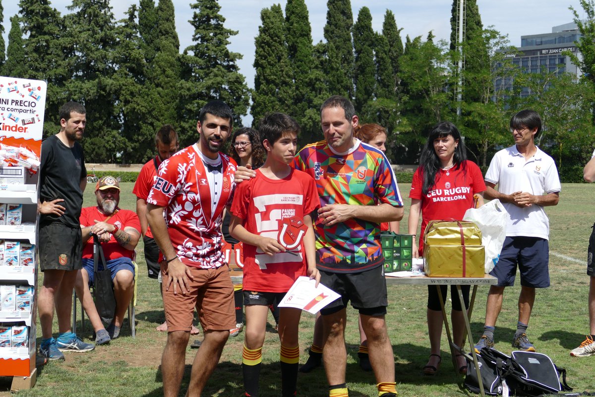 ceurugby's tweet photo. Día del Club categoria SUB14:
🏆-Mejor Progresión: Noam G.
🏆-Mayor Compromiso: Oriol J.
#ceurugby #BeCEU #familiaCEU #rugbybarcelona #rugbycat https://t.co/pYAsez0YxN